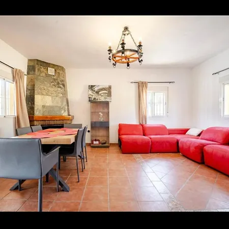Garpellado Villa *